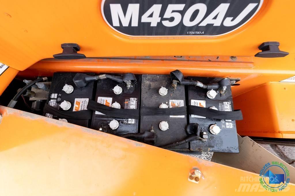 JLG M450AJ Karos emelők
