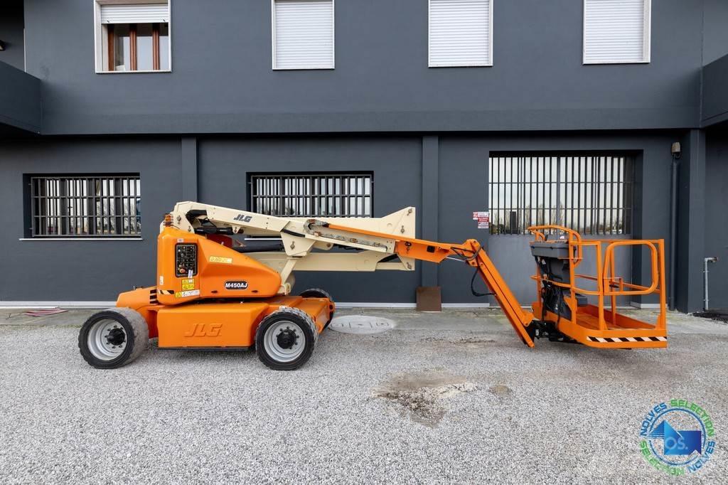 JLG M450AJ Karos emelők