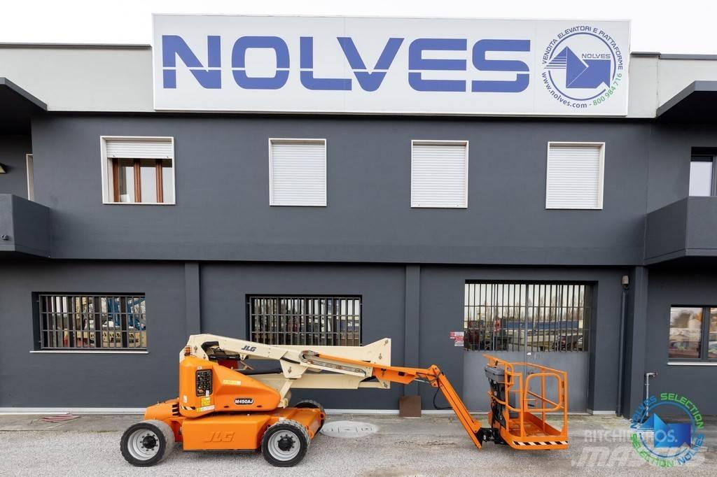 JLG M450AJ Karos emelők