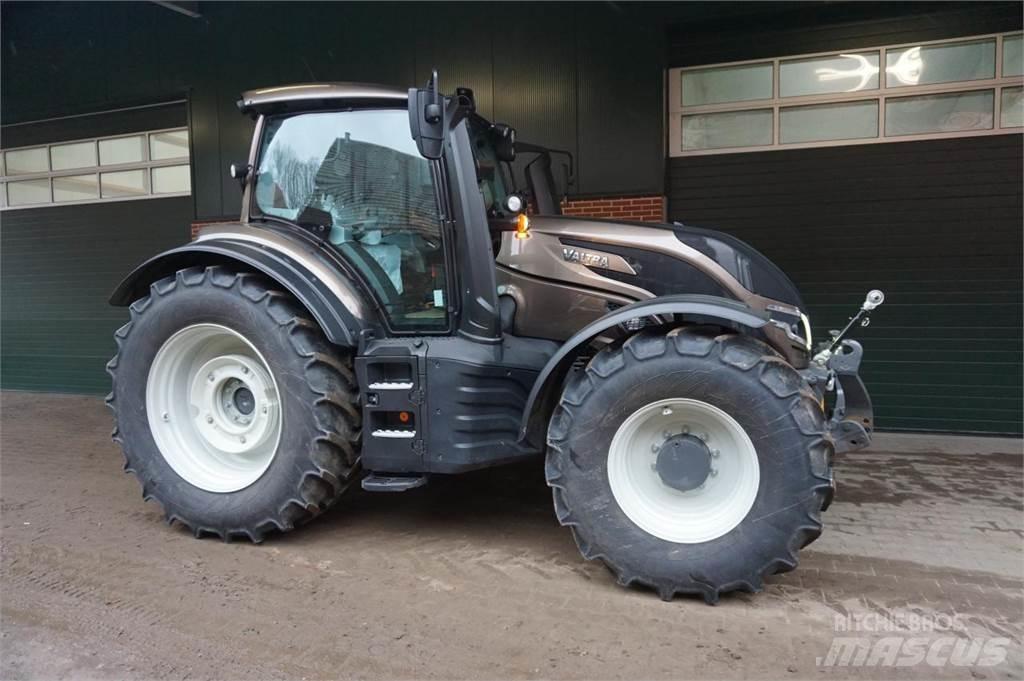 Valtra T175 Active Traktorok
