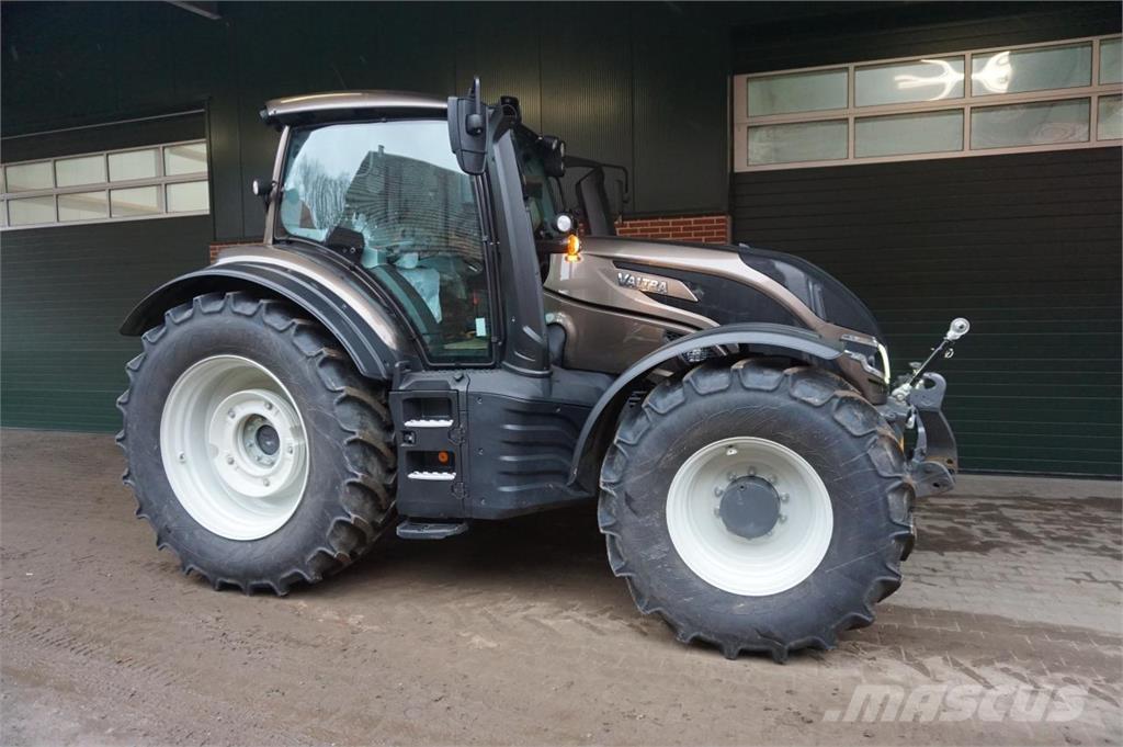 Valtra T175 Active Traktorok