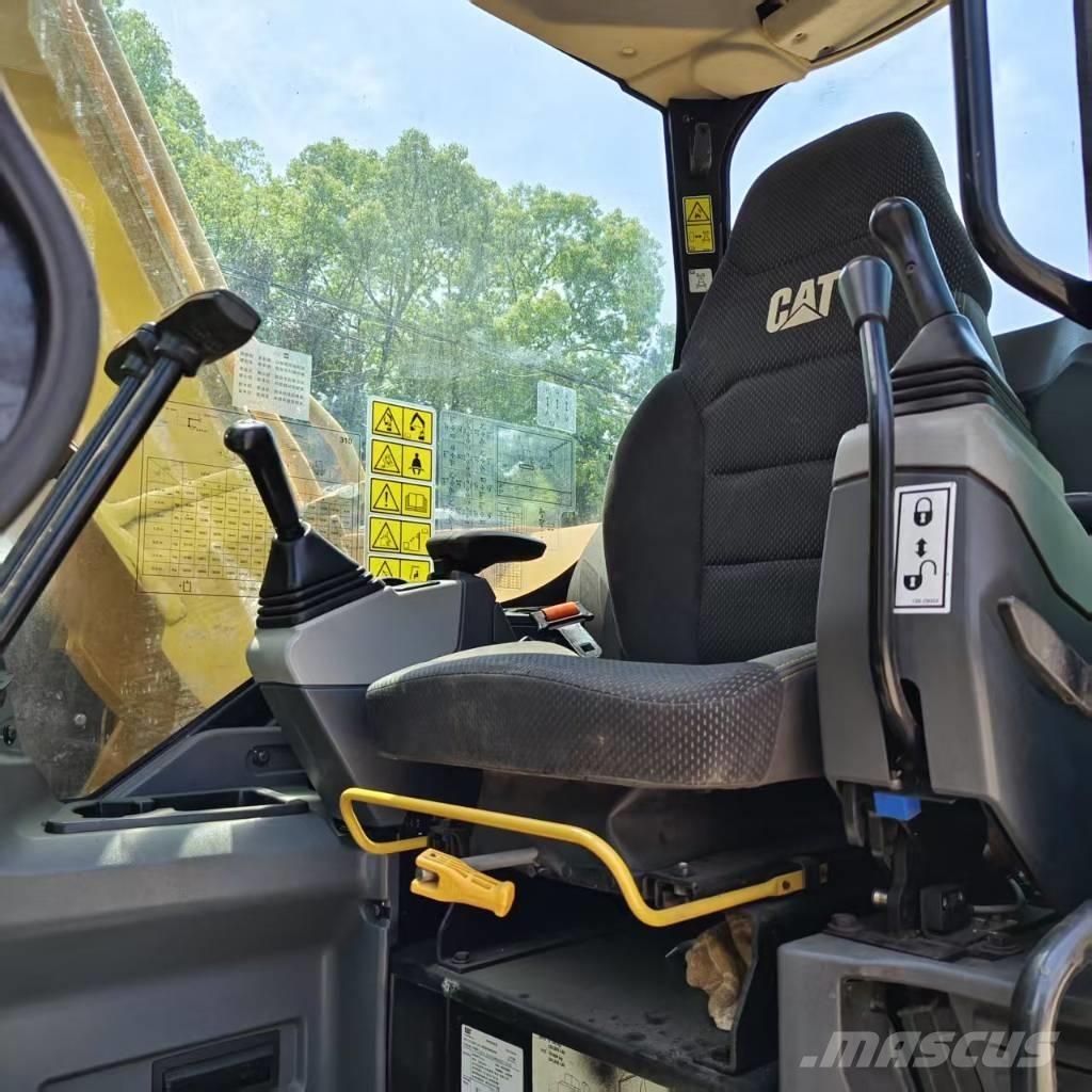 CAT 310 Lánctalpas kotrók