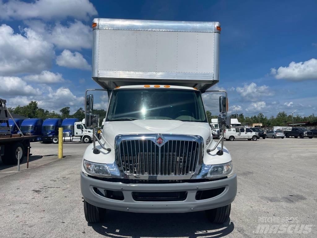 International 4300 Dobozos teherautók