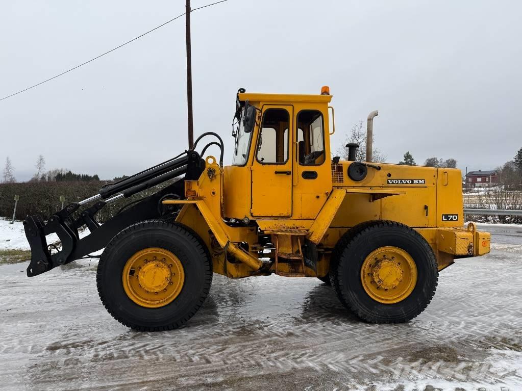 Volvo L 70 Gumikerekes homlokrakodók
