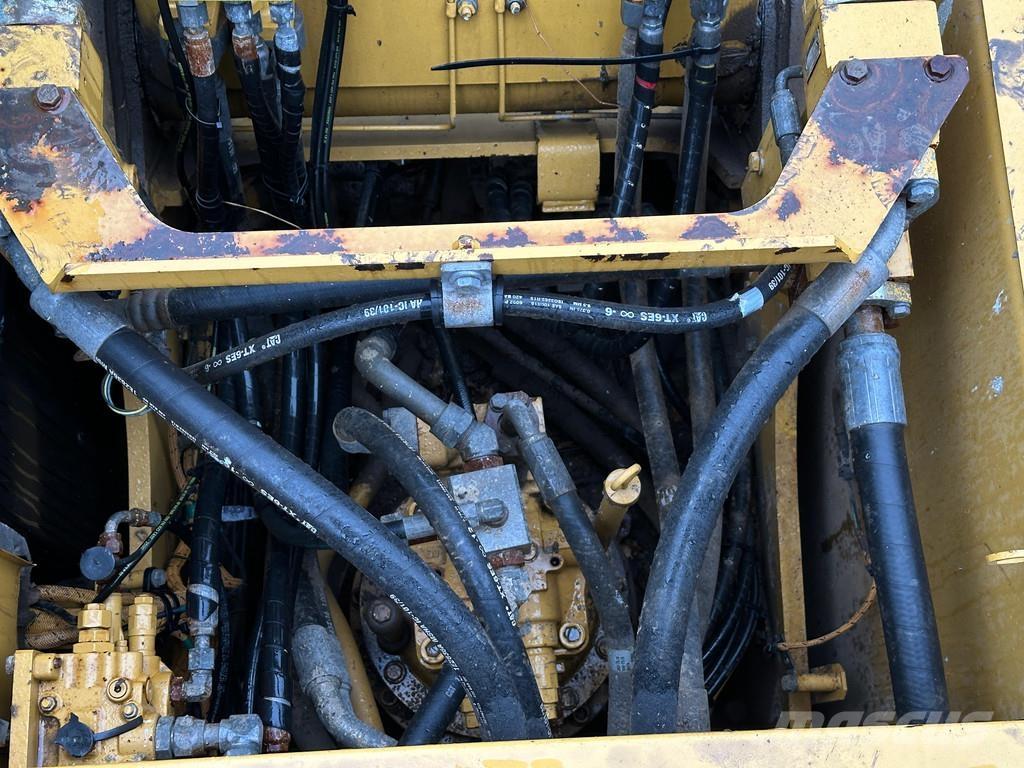 CAT 320FL Lánctalpas kotrók