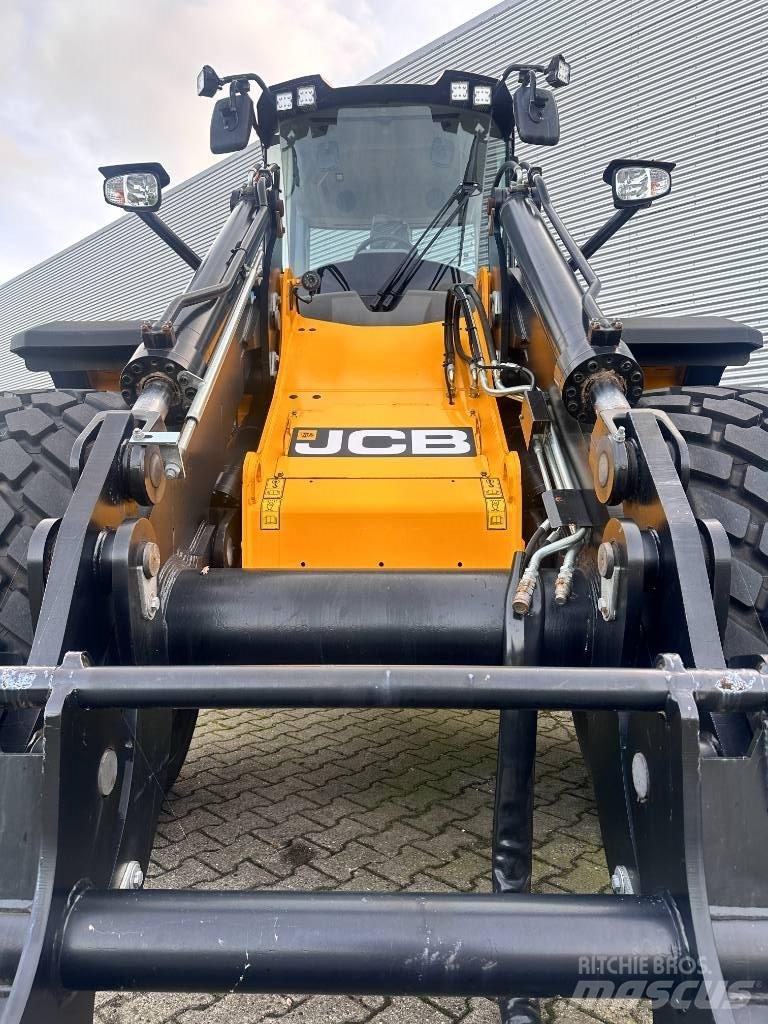JCB 457 - Fabriksny Gumikerekes homlokrakodók
