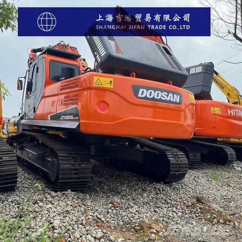 Doosan DX 225 Lánctalpas kotrók