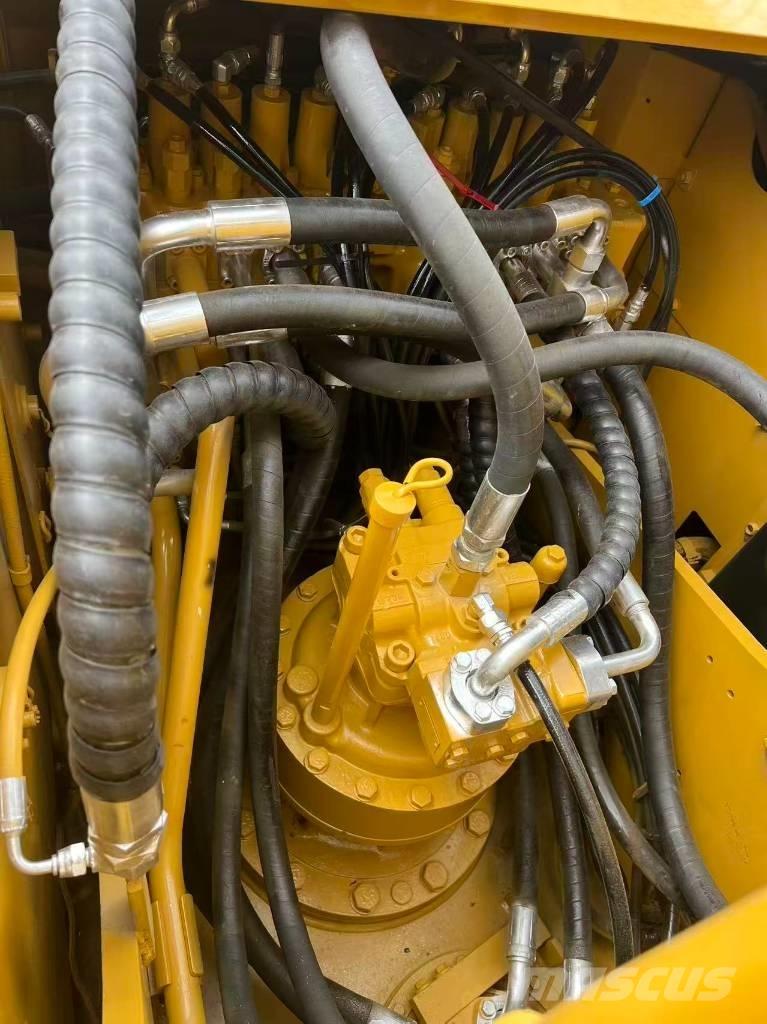 CAT 320 D2L Lánctalpas kotrók