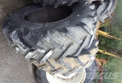  Pneus 13.6R24 Gumiabroncsok, kerekek és felnik