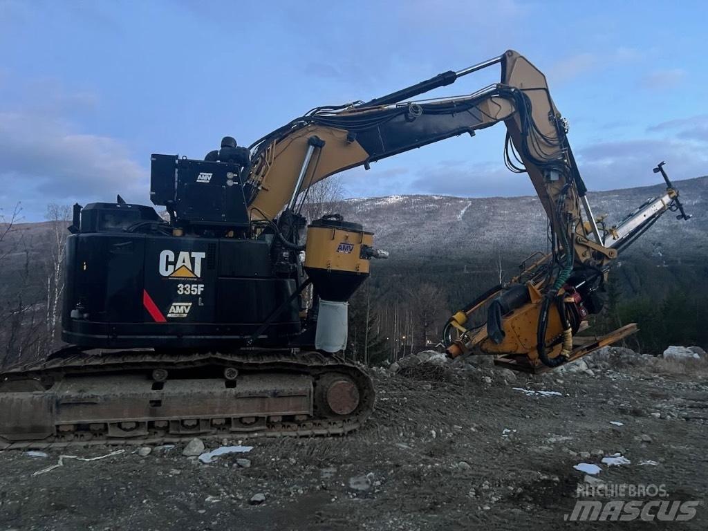 CAT 335 F L CR Talaj fúró