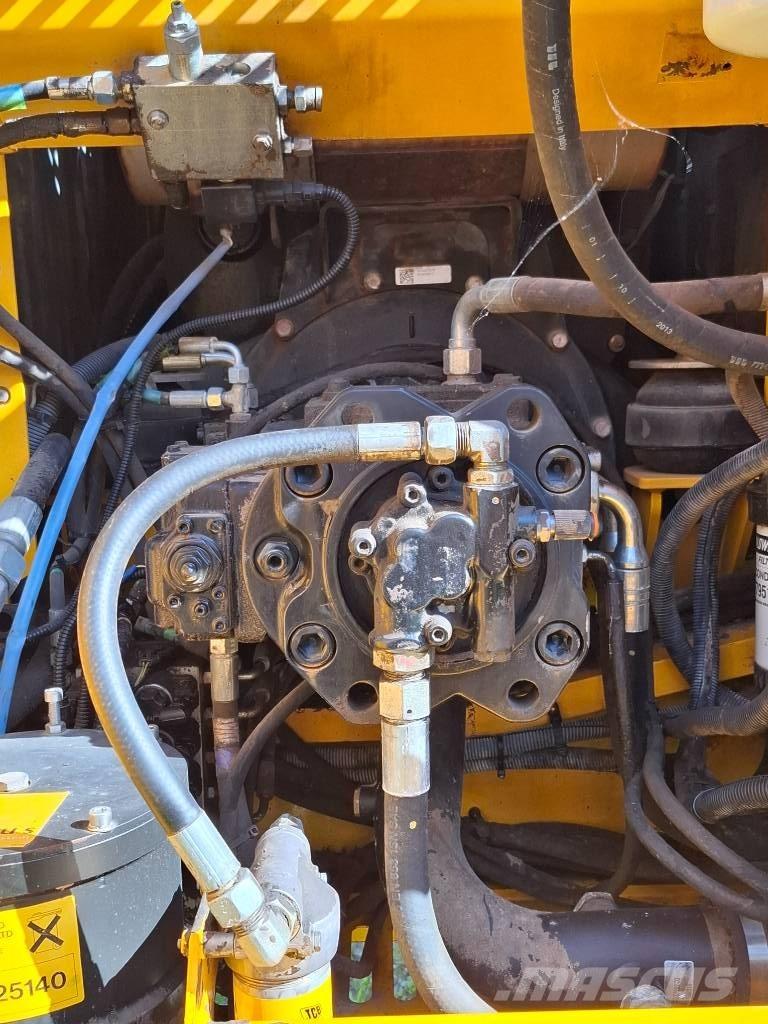JCB JS 220 LC Lánctalpas kotrók