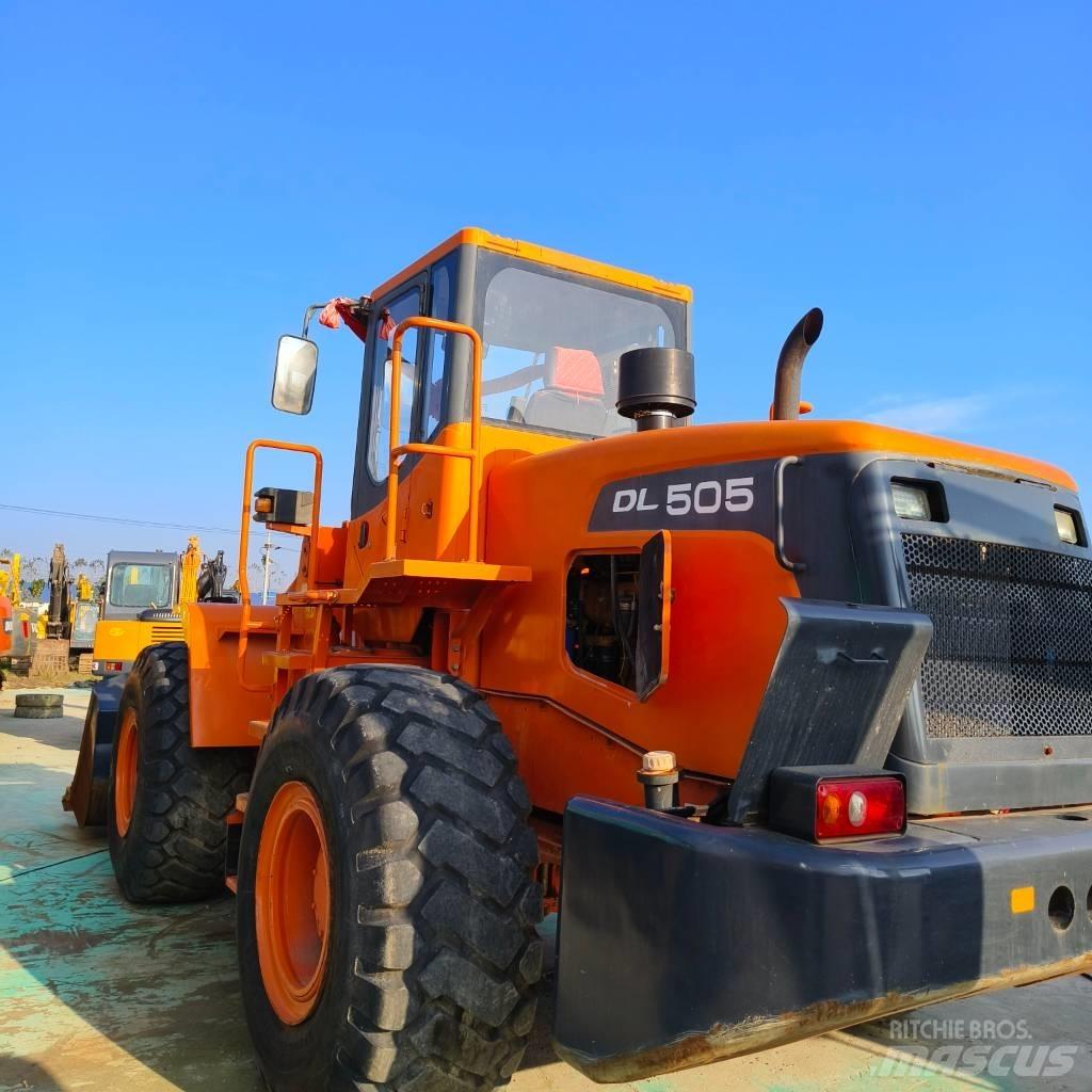 Doosan dl505-9c Gumikerekes homlokrakodók