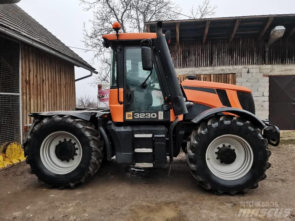 JCB Fastrac 3230 Traktorok