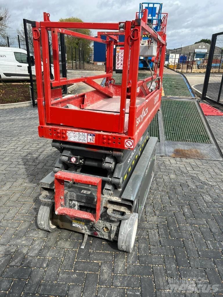 SkyJack SJ 3219 Ollós emelők