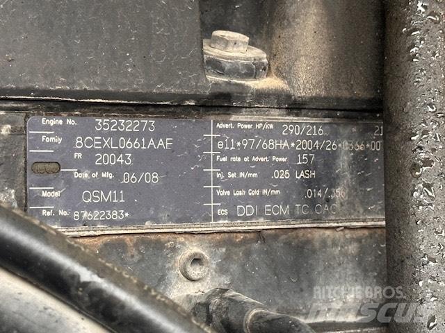 CASE 921 E Gumikerekes homlokrakodók