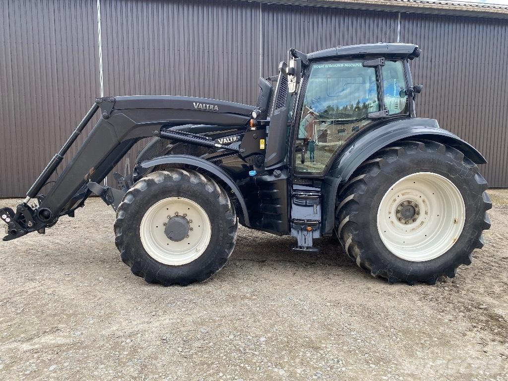 Valtra T254 V Traktorok