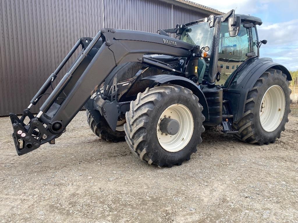 Valtra T254 V Traktorok