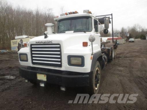Mack RD 686 SX Multifunkciós teherautók