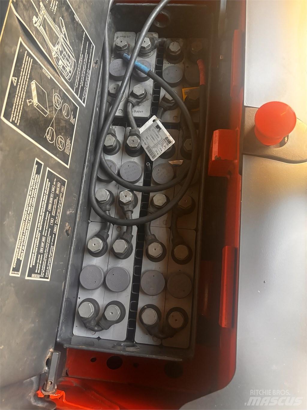 Linde L 16 Gyalogkíséretű targonca