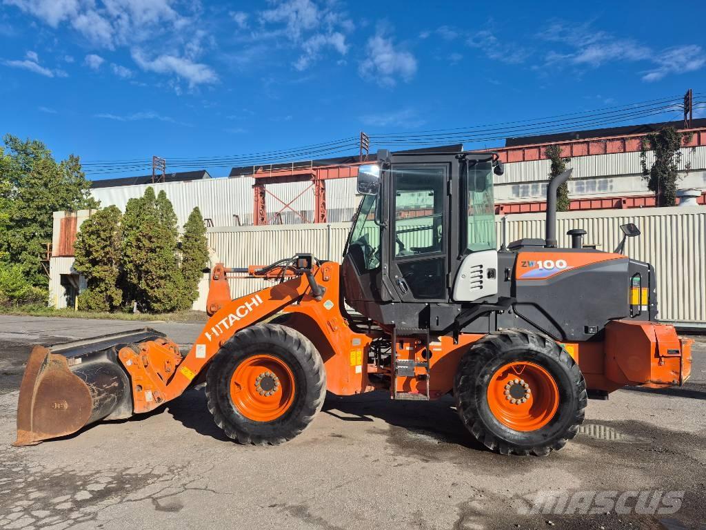 Hitachi ZW 100 Gumikerekes homlokrakodók
