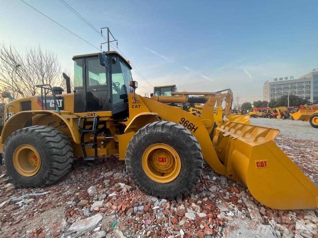 CAT 966H Gumikerekes homlokrakodók