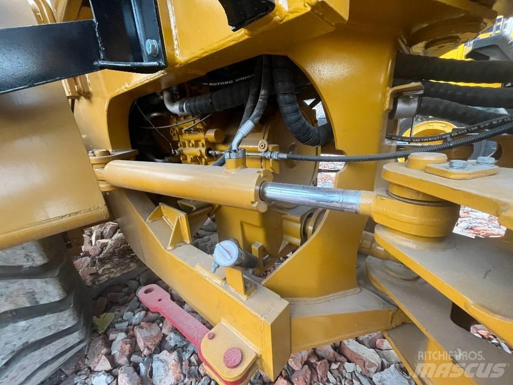 CAT 966H Gumikerekes homlokrakodók