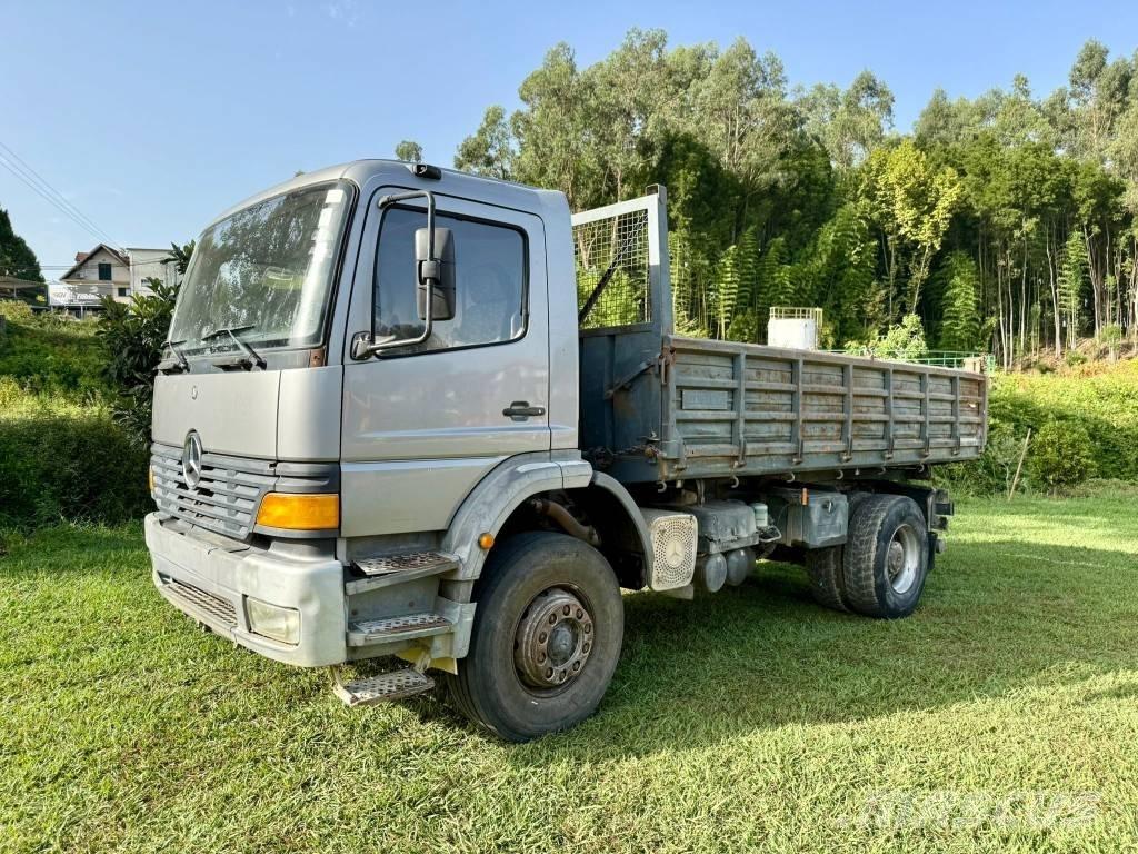 Mercedes-Benz 1828 Billenő teherautók