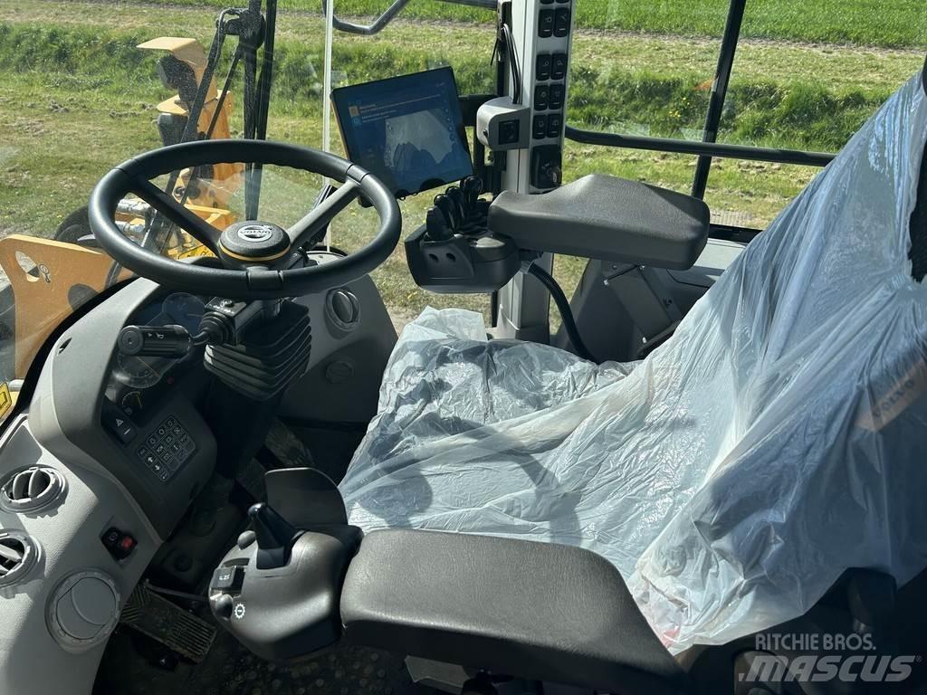Volvo L120H Gumikerekes homlokrakodók