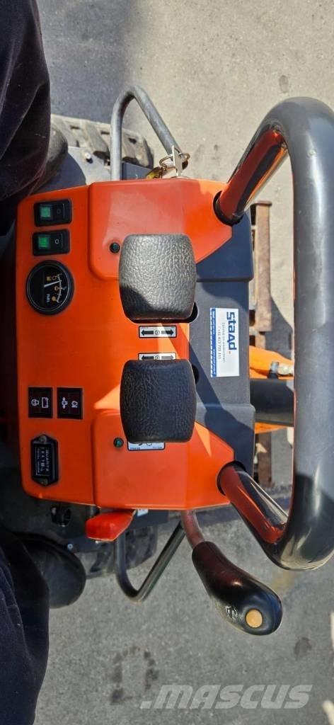 Doosan DX 10 Z Mini kotrók < 7t