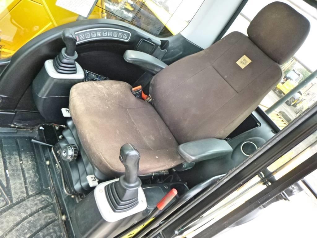 JCB JS 130 LC Lánctalpas kotrók