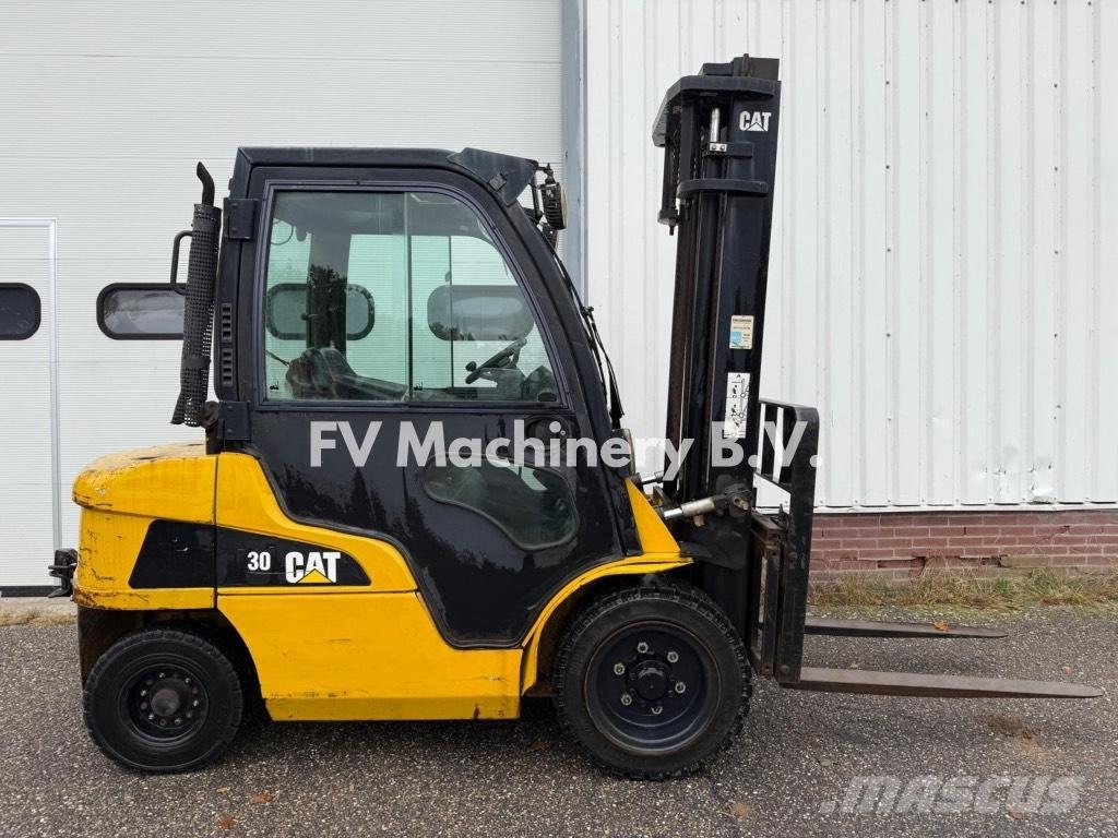 CAT DP 30 N Dízel targoncák