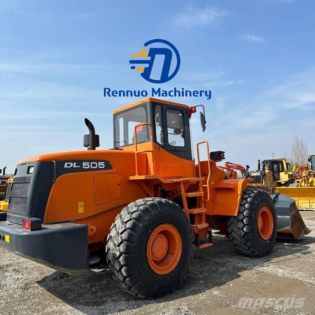 Doosan DL505 Gumikerekes homlokrakodók