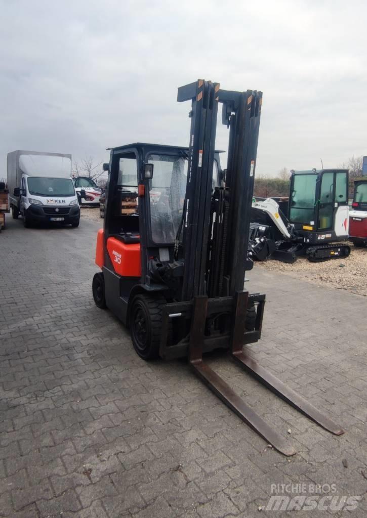 Doosan D 30 G Dízel targoncák