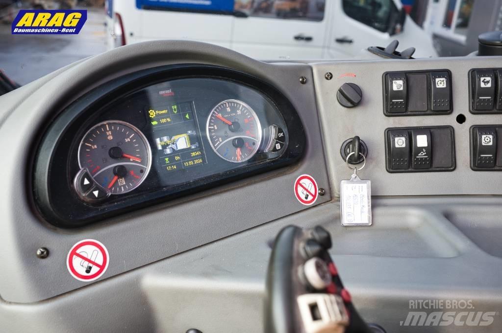 Menzi Muck M520 Gumikerekes kotrók