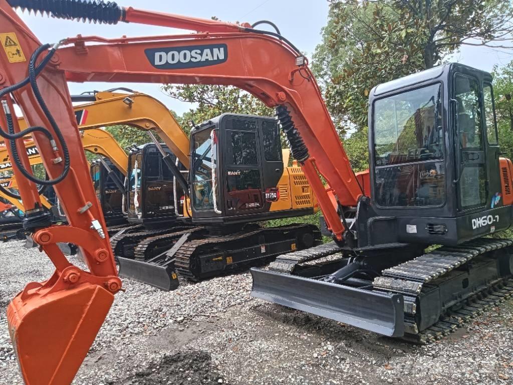 Doosan DH 60 Lánctalpas kotrók