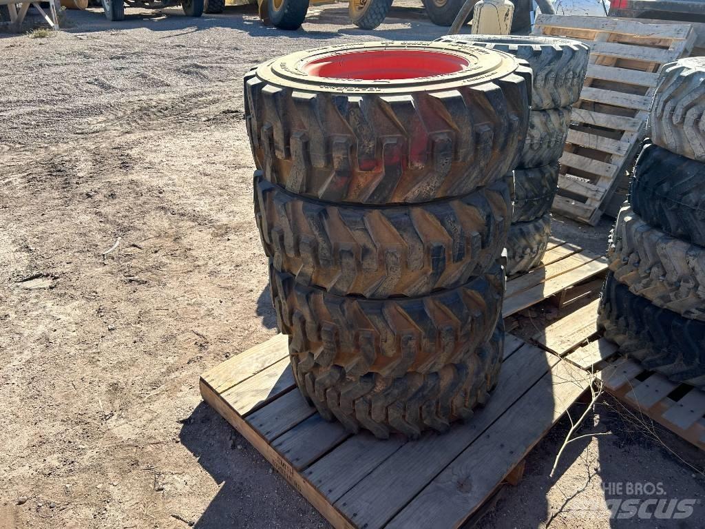 Bobcat 10x16.5 Tires Gumiabroncsok, kerekek és felnik