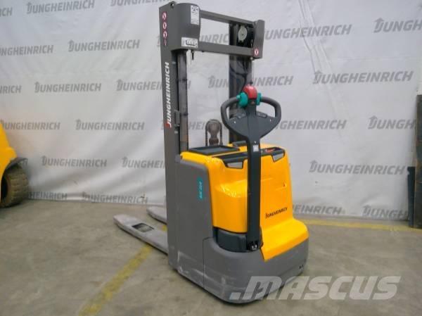 Jungheinrich EJC 214 Gyalogkíséretű targonca