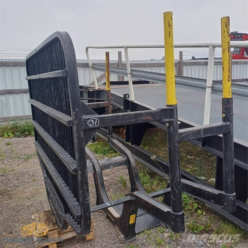 John Deere 810e Egyéb tartozékok