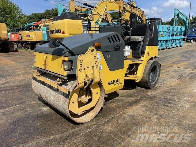 Sakai TW 352 Egydobos hengerek