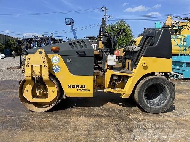 Sakai TW 352 Egydobos hengerek