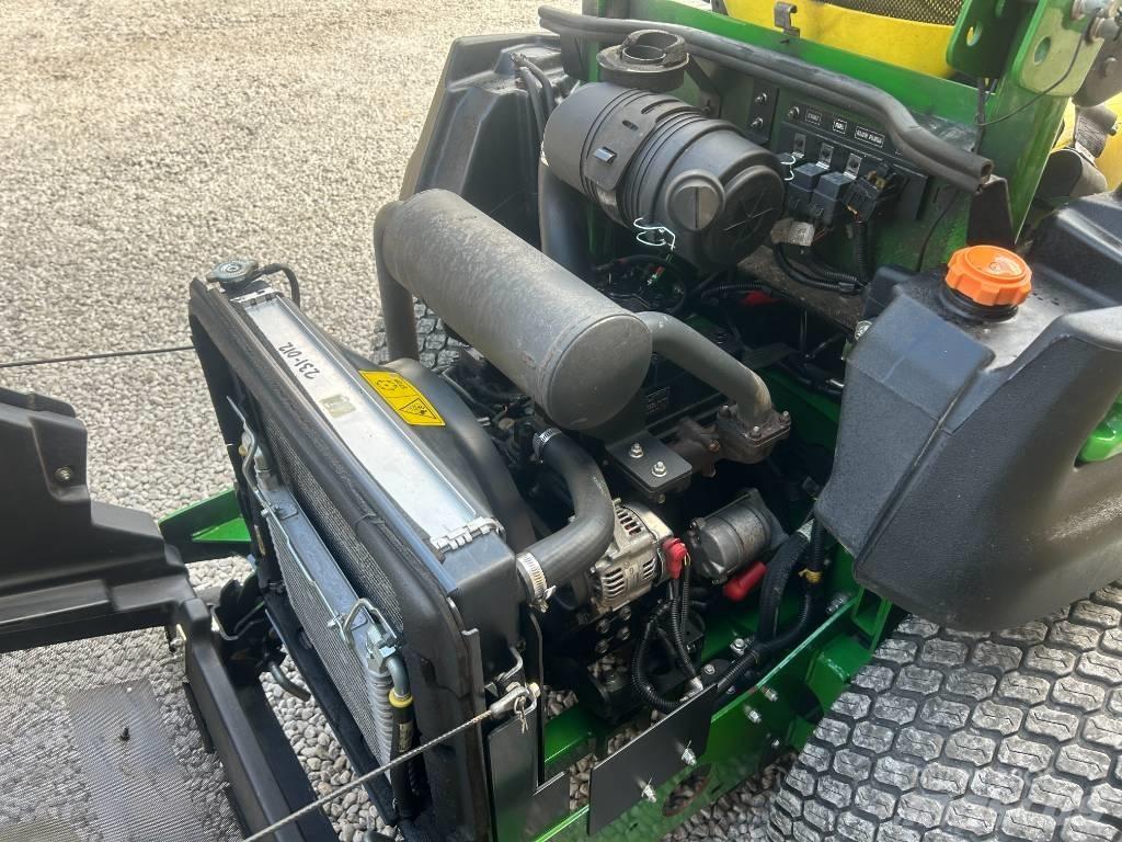 John Deere 997 Nulla fordulósugarú fűnyírók