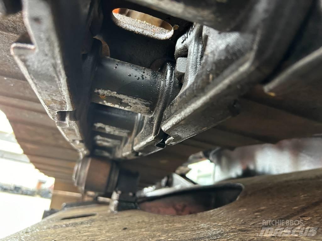 Hitachi ZX 135 US Lánctalpas kotrók
