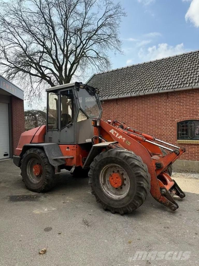 Atlas AR 86 E Gumikerekes homlokrakodók