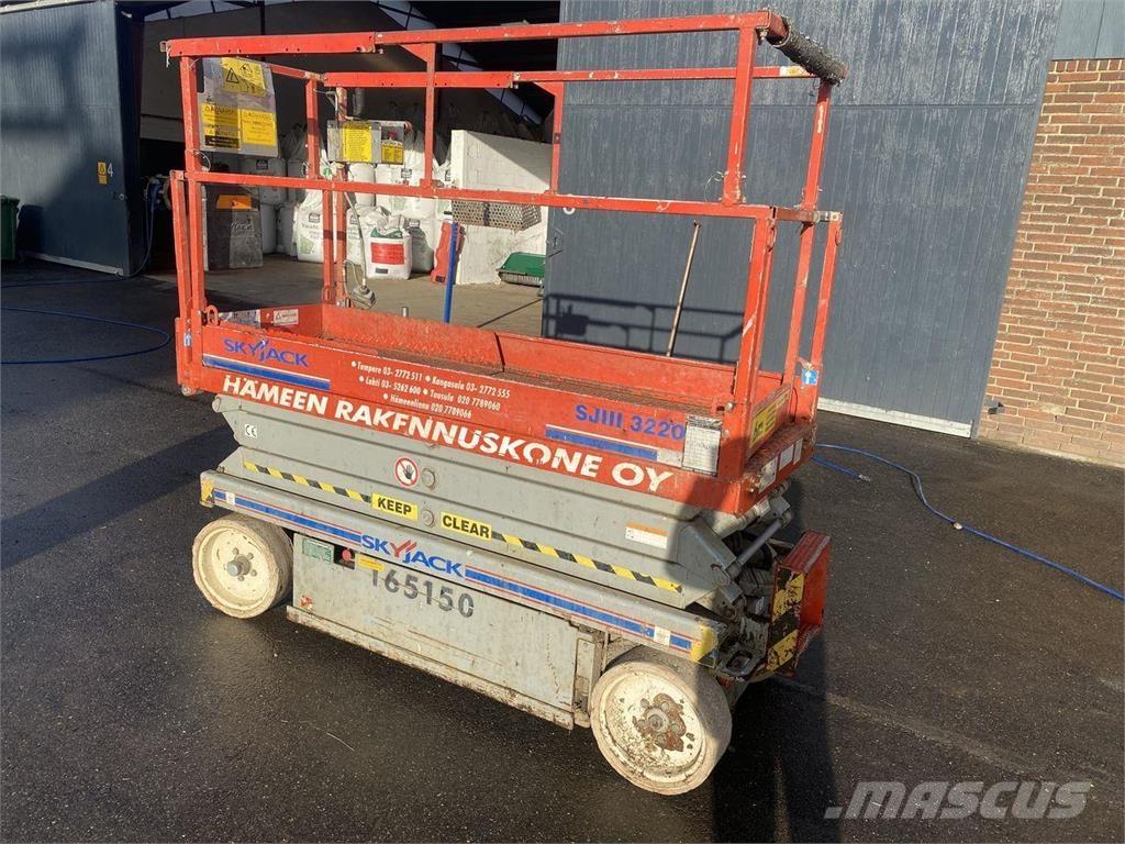 SkyJack SJ3219 Ollós emelők