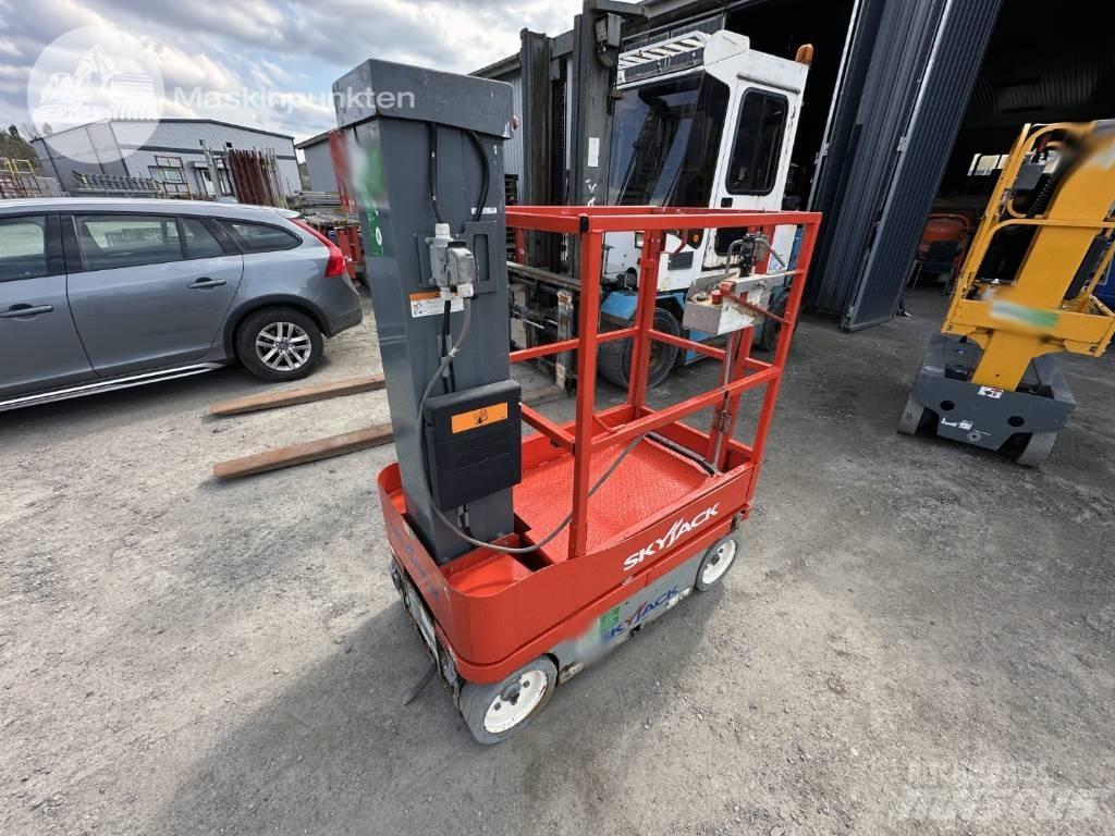 SkyJack SJ 12 Személyemelők