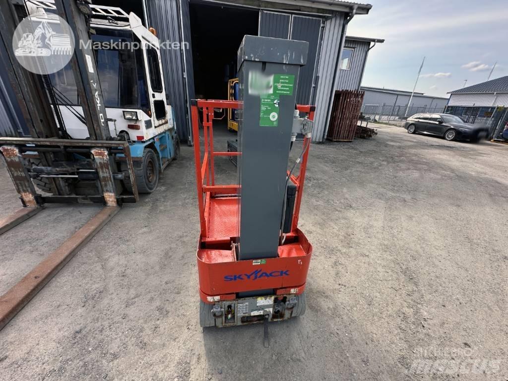 SkyJack SJ 12 Személyemelők