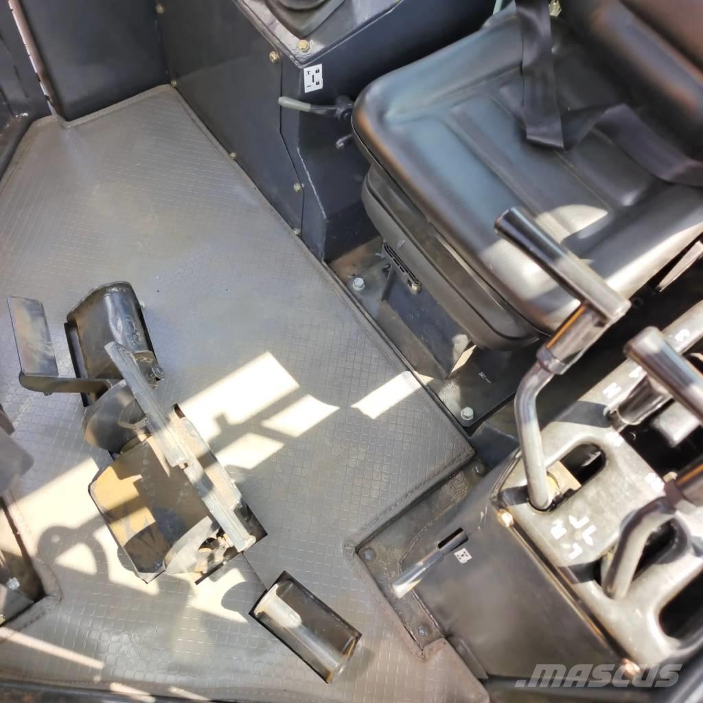 Shantui SD 32 lánctalpas dózerek