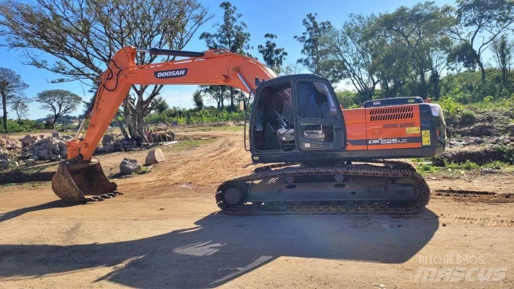 Doosan DX 225 LCA Lánctalpas kotrók