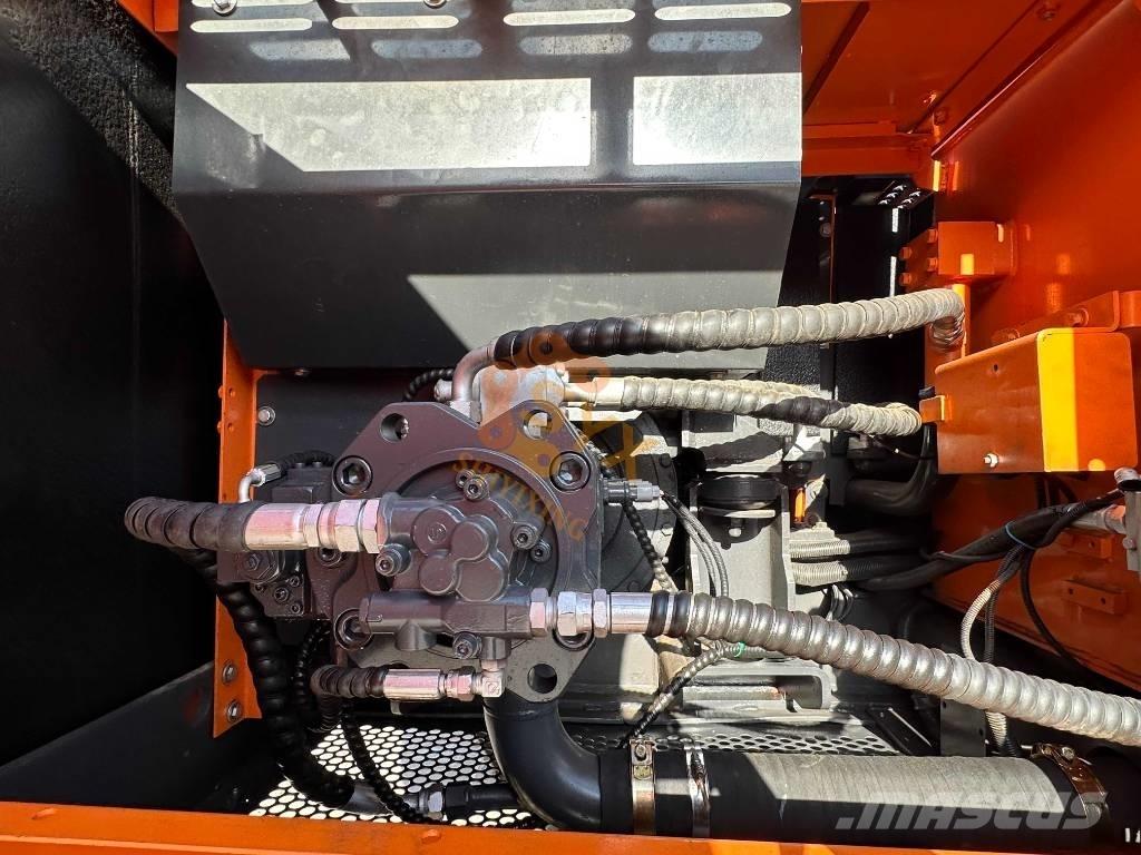 Doosan DX 225 LCA Lánctalpas kotrók