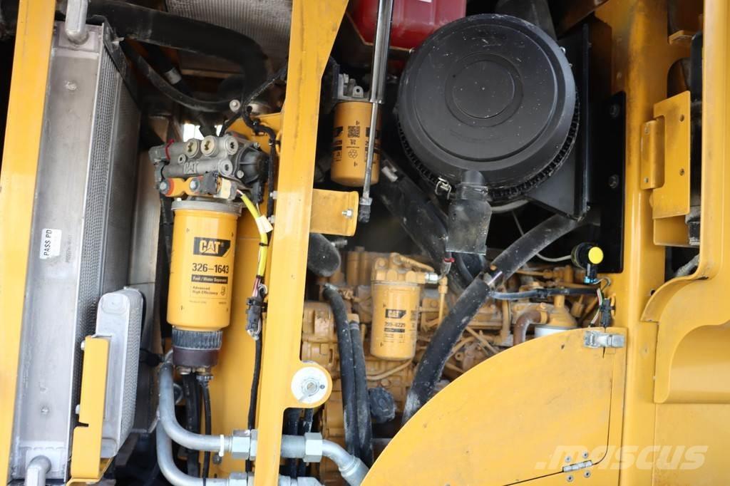 CAT 928H Gumikerekes homlokrakodók
